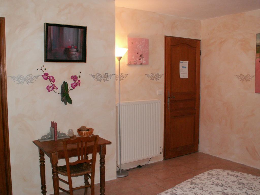 La Chartreuse Hotel Poilly-sur-Tholon Room photo