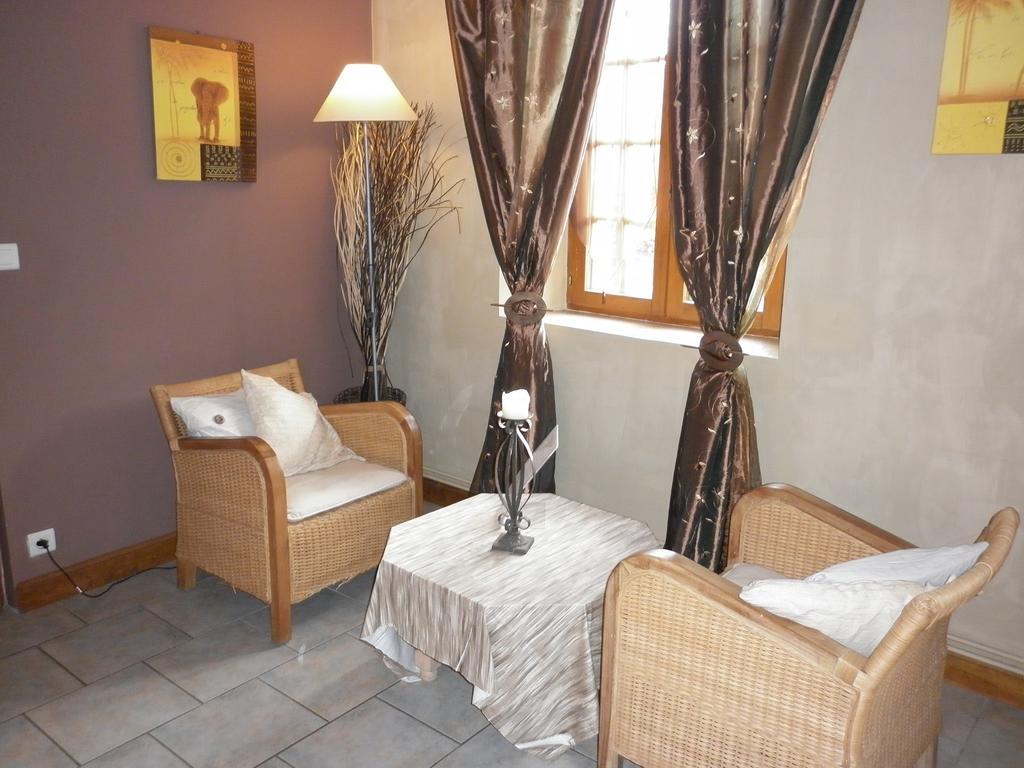 La Chartreuse Hotel Poilly-sur-Tholon Room photo