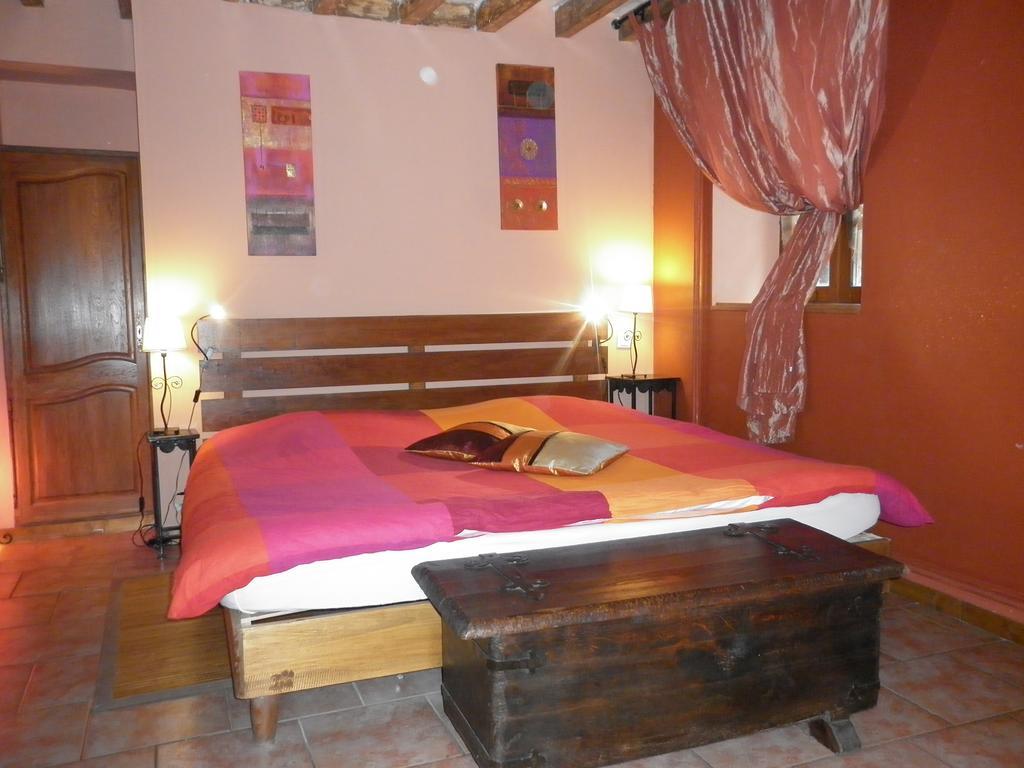 La Chartreuse Hotel Poilly-sur-Tholon Exterior photo